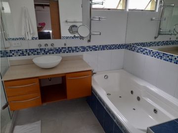 SE ARRIENDA CASA CAMPESTRE EN ENVIGADO - EL ESCOBERO