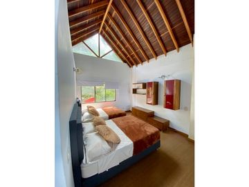 SE ARRIENDA CASA CAMPESTRE EN ENVIGADO - EL ESCOBERO