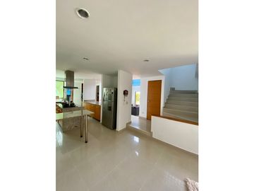 SE ARRIENDA CASA CAMPESTRE EN ENVIGADO - EL ESCOBERO
