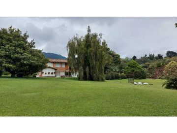 Espectacular Casa Campestre en Fizebad, El Retiro