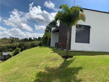 Venta de Casa Campestre En Unidad Cerrada via San Antonio la Ceja