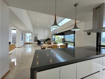 Venta de Casa Campestre En Unidad Cerrada via San Antonio la Ceja