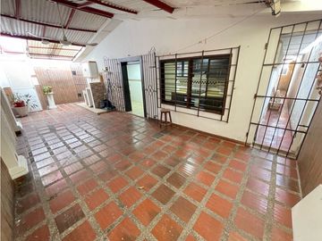 Vendo casa barrio Ciudad Jardín en Barranquilla