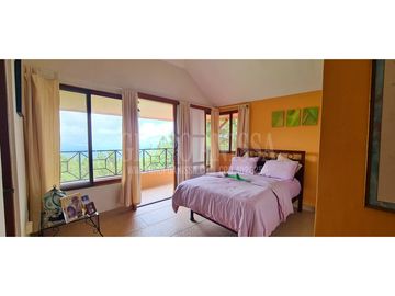 Se Vende Hermosa y Amplia Casa en Altos del Maria