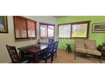 Se Vende Hermosa y Amplia Casa en Altos del Maria