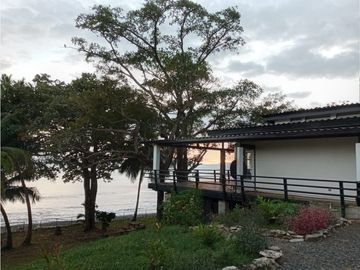 Ocean Front home in Veraguas
