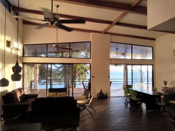 Ocean Front home in Veraguas