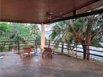 Ocean Front home in Veraguas