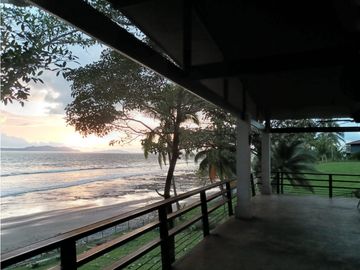 Ocean Front home in Veraguas