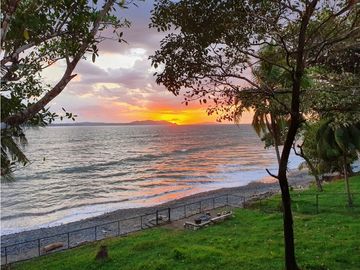 Ocean Front home in Veraguas