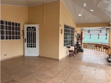 EL CRISOL / VILLA VERONICA / 215 M2 / CASA DE ESQUINA / 4HABITACIONES