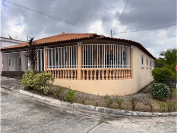 EL CRISOL / VILLA VERONICA / 215 M2 / CASA DE ESQUINA / 4HABITACIONES