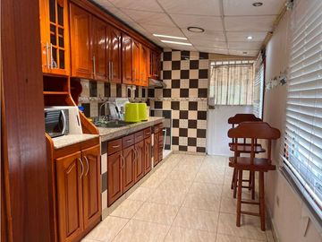 EL CRISOL / VILLA VERONICA / 215 M2 / CASA DE ESQUINA / 4HABITACIONES