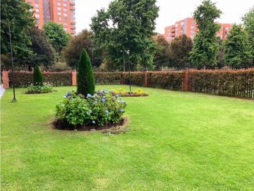 LINDO APARTAMENTO EN COLINA CAMPESTRE
