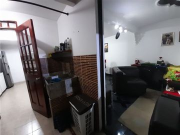 Casa de dos pisos en venta - Barrio Altamira Palmira Valle Colombia