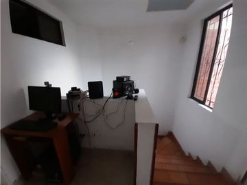 Casa de dos pisos en venta - Barrio Altamira Palmira Valle Colombia