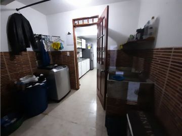 Casa de dos pisos en venta - Barrio Altamira Palmira Valle Colombia