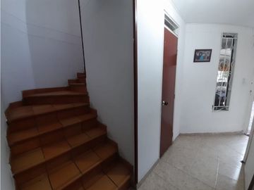 Casa de dos pisos en venta - Barrio Altamira Palmira Valle Colombia