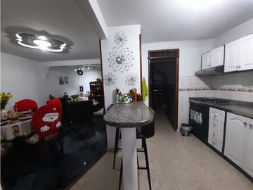 Casa de dos pisos en venta - Barrio Altamira Palmira Valle Colombia