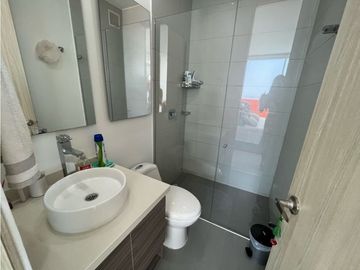 Encantador apartamento en venta, sector Clínica Portoazul.