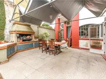 VENTA CASA 5 AMB AVELLANEDA WILDE ACEPTA PERMUTA