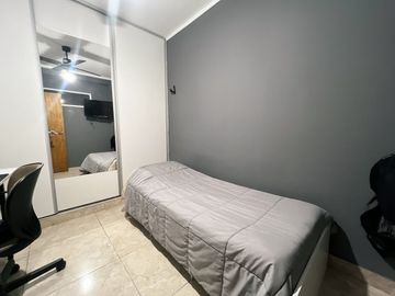 venta casa 4 ambientes con jardin  y cochera