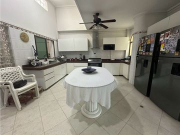 Bellisima Casa en Venta de 4 Habitaciones. Altos de Riomar