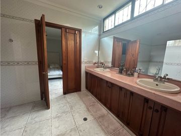 Bellisima Casa en Venta de 4 Habitaciones. Altos de Riomar