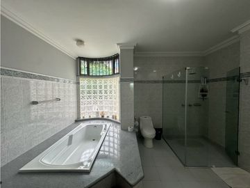 Bellisima Casa en Venta de 4 Habitaciones. Altos de Riomar