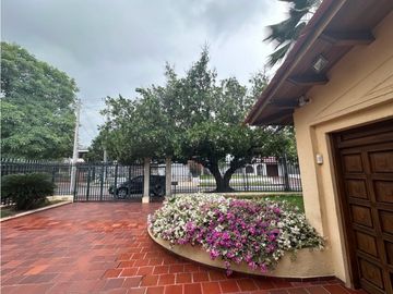 Bellisima Casa en Venta de 4 Habitaciones. Altos de Riomar