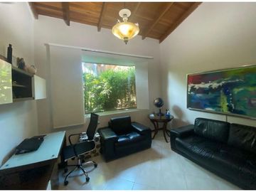 Bellisima Casa en Venta de 4 Habitaciones. Altos de Riomar