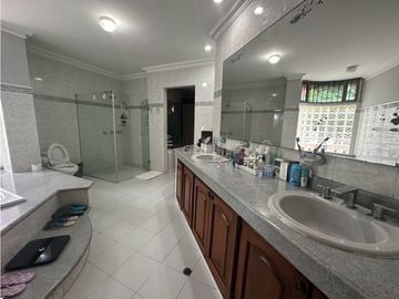 Bellisima Casa en Venta de 4 Habitaciones. Altos de Riomar