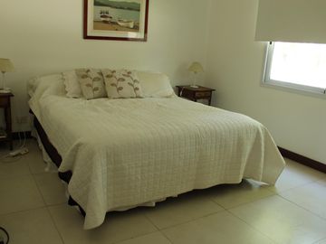 Venta , Alquiler Temporario. Casa  sobre el golf en  Golfers c.c