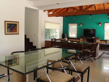 Venta , Alquiler Temporario. Casa  sobre el golf en  Golfers c.c
