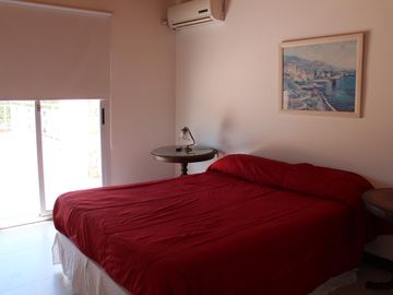 Venta , Alquiler Temporario. Casa  sobre el golf en  Golfers c.c