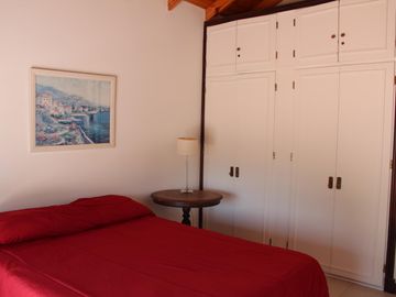 Venta , Alquiler Temporario. Casa  sobre el golf en  Golfers c.c