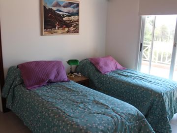 Venta , Alquiler Temporario. Casa  sobre el golf en  Golfers c.c