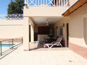 Venta , Alquiler Temporario. Casa  sobre el golf en  Golfers c.c