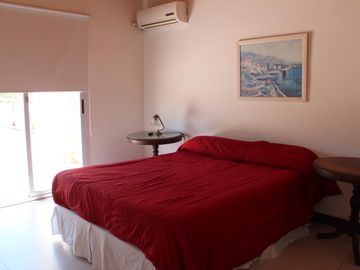 Venta , Alquiler Temporario. Casa  sobre el golf en  Golfers c.c