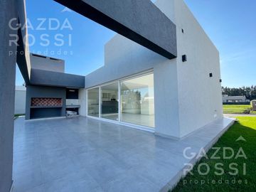 venta de Casa a estrenar en  barrio Santa Ines, Canning