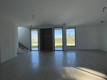 Moderna  Casa a la venta  4 Amb - Barrio Privado Lares De Canning  a estrenar!!