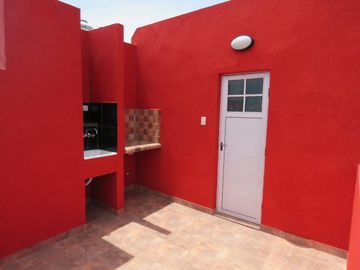 VENTA - PH - Moron Sur-LUMINOSO-A ESTRENAR-TERRAZA-PARRILLA