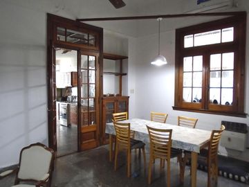 VENTA CHALET 6 AMBIENTES EN VICENTE LÓPEZ