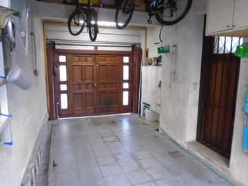 VENTA CHALET 6 AMBIENTES EN VICENTE LÓPEZ