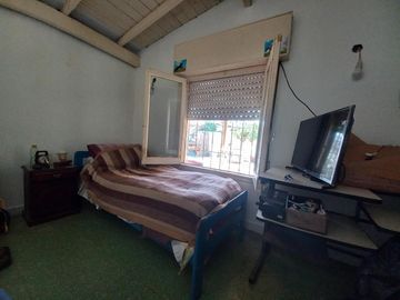 Casa en Venta - 2 Dormitorios 1 Baño Cochera - 300 mts2 - Almirante Brown,Buenos Aires