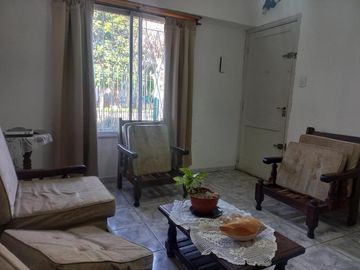 Casa en Venta - 2 Dormitorios 1 Baño Cochera - 300 mts2 - Almirante Brown,Buenos Aires