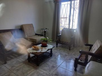 Casa en Venta - 2 Dormitorios 1 Baño Cochera - 300 mts2 - Almirante Brown,Buenos Aires