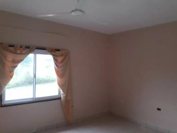 Casa en venta - 3 Dormitorios 2 Baños - Cocheras - 1.200Mts2 - Tanti, Córdoba