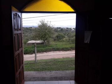 Casa en venta - 3 Dormitorios 2 Baños - Cocheras - 1.200Mts2 - Tanti, Córdoba