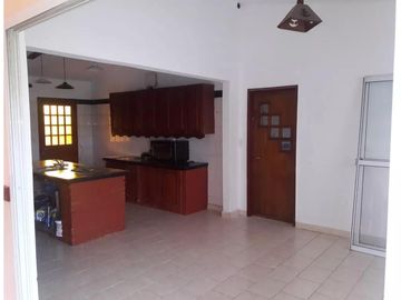 Casa en venta - 3 Dormitorios 2 Baños - Cocheras - 1.200Mts2 - Tanti, Córdoba